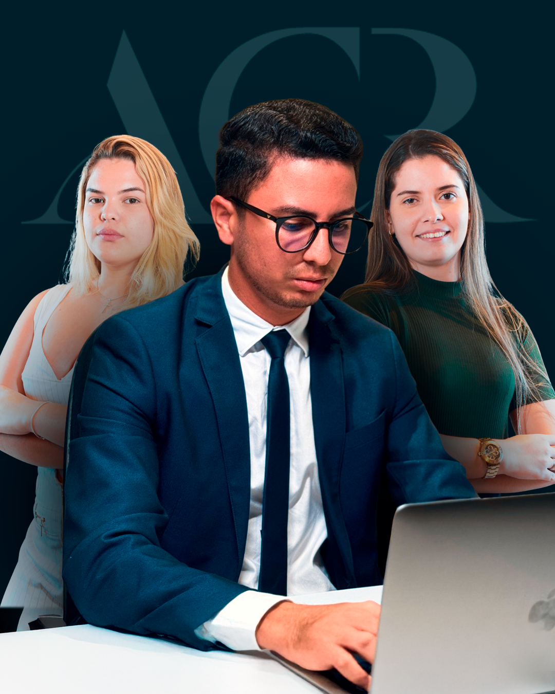 Advogado da ACR atendendo no escritório